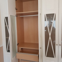 Armario de puertas abatibles