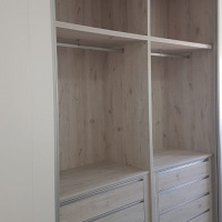 Armario de puertas correderas