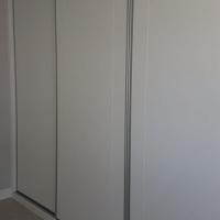 Armario de puertas correderas